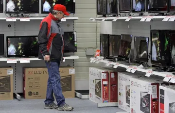 Народът вади кеша за Коледа