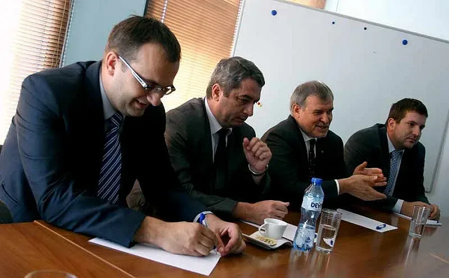 СДС се качва на ски за ЧРД