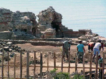 Търсят 13-метров Аполон в Созопол