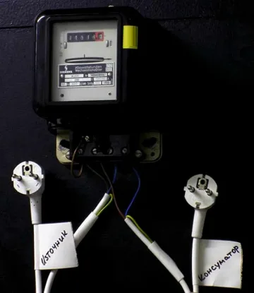 Бизнесът навит на такса електромер