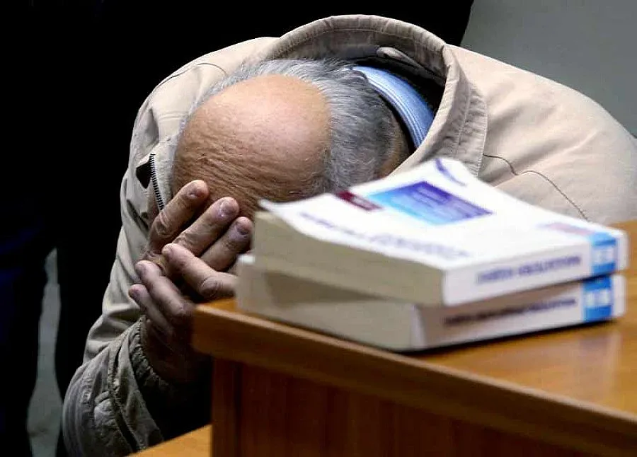 Плашат свидетели срещу Цар Киро