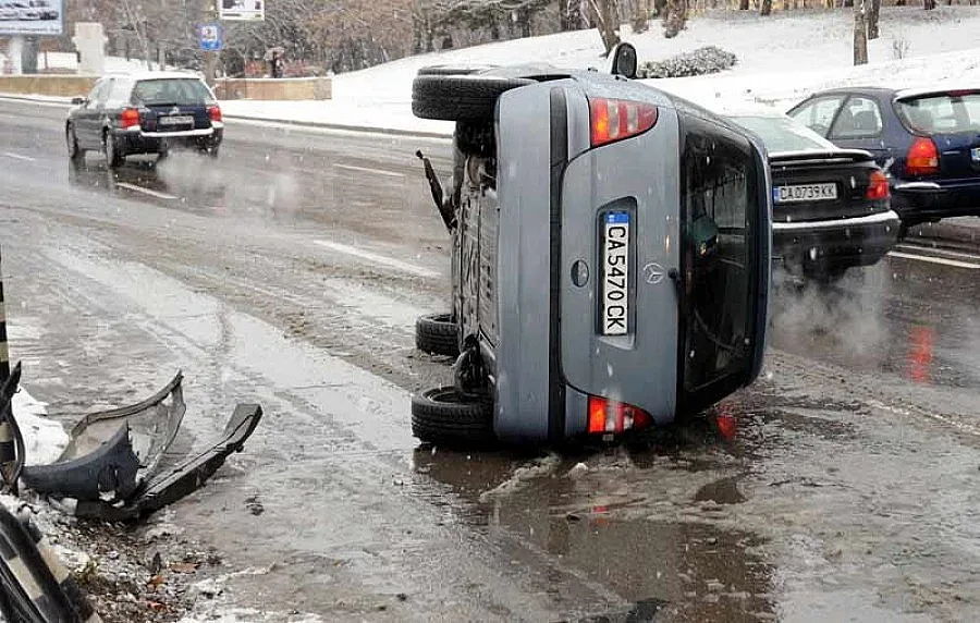 Шофьорка катурна "Мерцедес" на бул. "България"