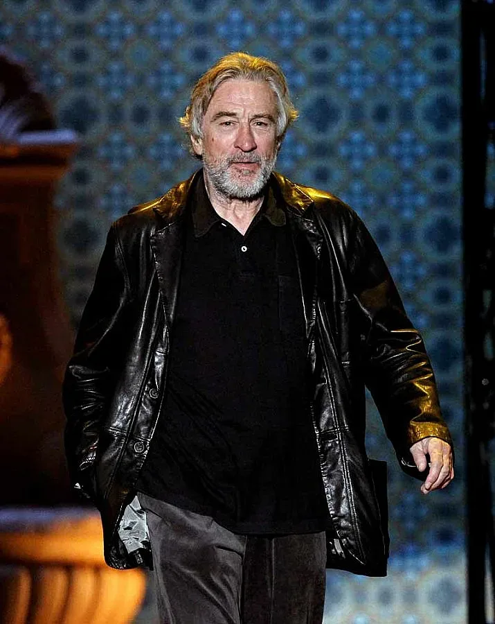 Робърт Де Ниро, Мишел Пфайфър и Хилъри Суонк се срещат в "Новогодишна нощ"