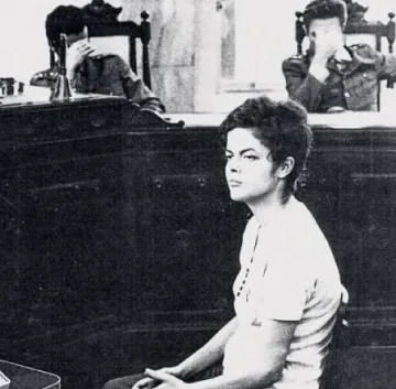 Неизвестна снимка на Дилма стана хит в нета