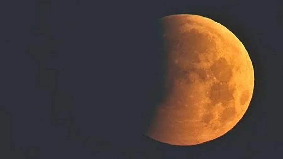 Пълно лунно затъмнение в събота