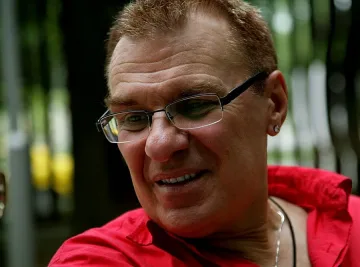 Кеца с 20 бона хонорар за Нова година