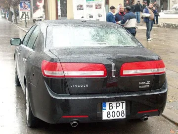 Митрополит Кирил се вози в лимузината на Обама