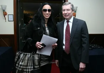 Уорлик свалял пиратски филми от нета