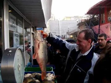 Заралии разграбиха шараните за Никулден