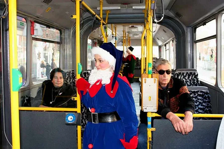 Дядо Коледа вози гратис