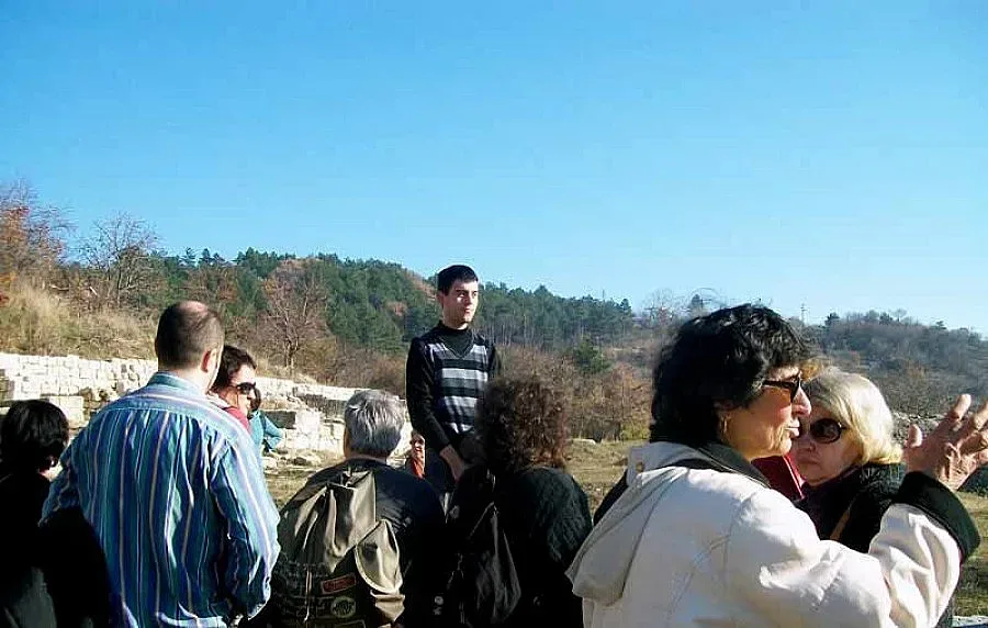 Задигат дялан камък от обителта на княз Борис