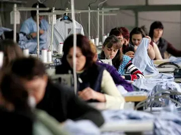 Шивачки на бунт, напускат работа