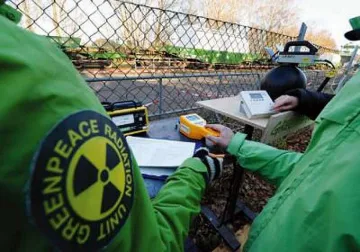 Еколози проникнаха във френска АЕЦ