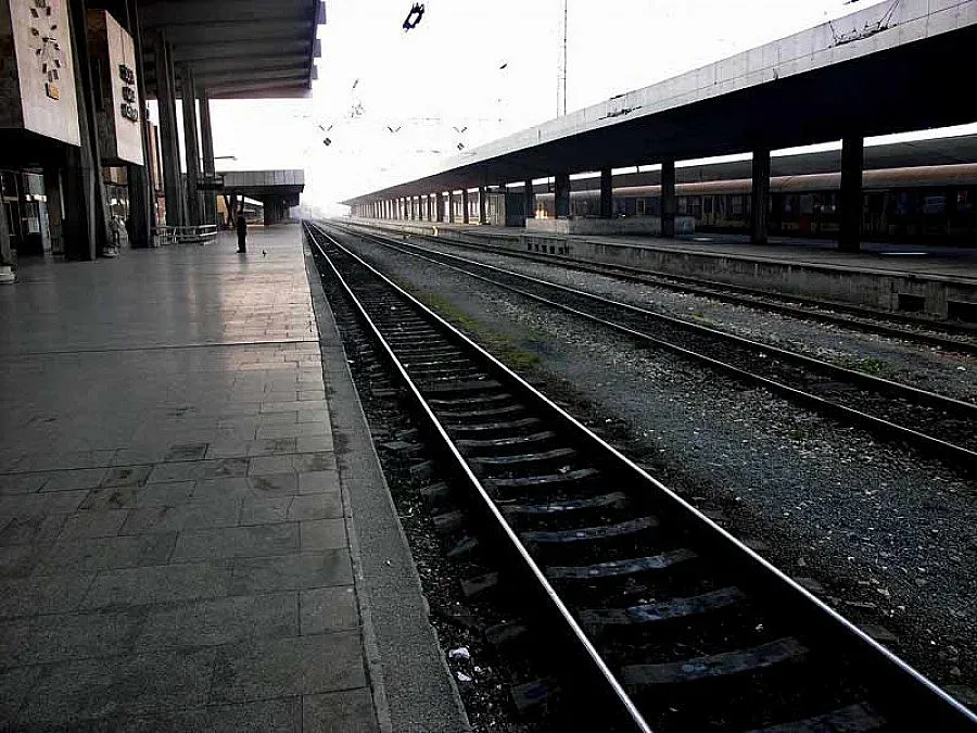 Нощни преговори спират стачката в БДЖ