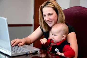 Дават бонуси на работещите майки