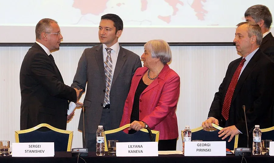 Станишев прави мозъчен тръст срещу кризата