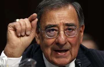 Награждават министър със 140-годишно вино за Осама