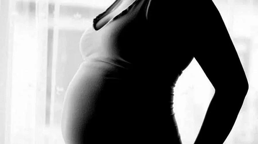 Бременна плаща щети за падане с асансьор