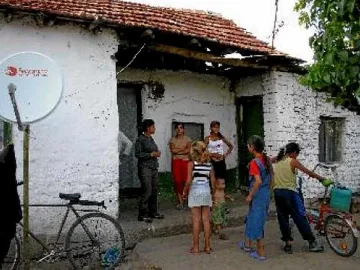 Роми влизат в нов дом само с договор