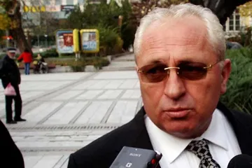 Доган наказва депутат за вота