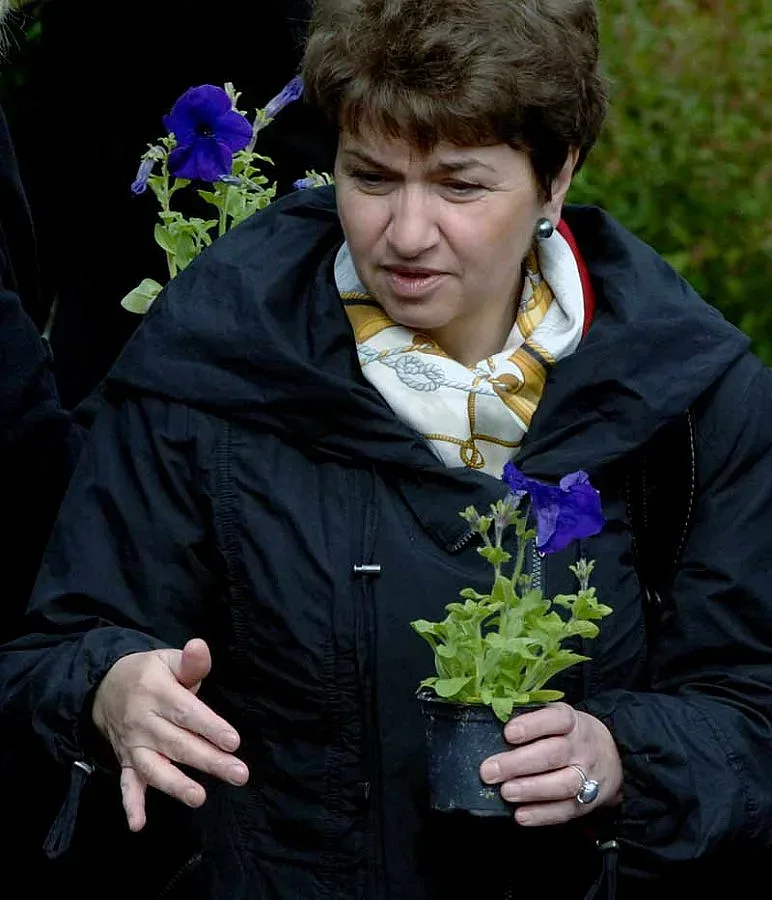 Плугчиева купува злато за второ внуче