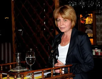 Фандъкова пуска тракторите след 21 ч срещу депозит 