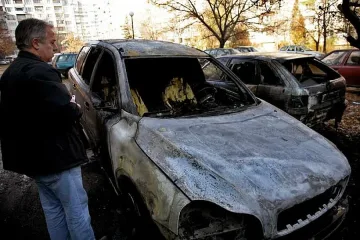 Запалиха още две коли, подозират собственици на паркинги