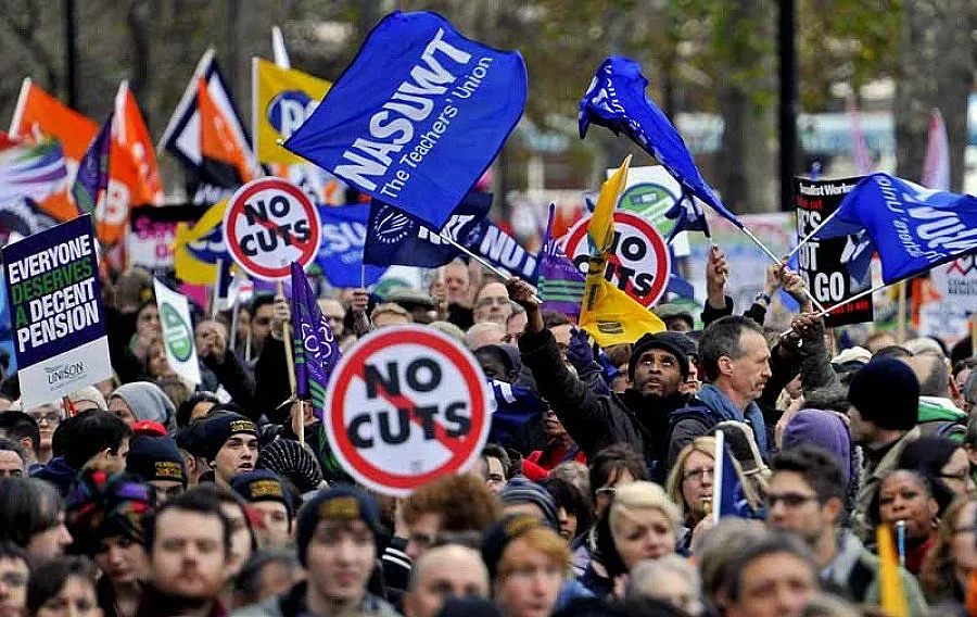 Масова стачка блокира Великобритания