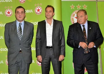 Пенев и Симонович на килимчето в "Титан"