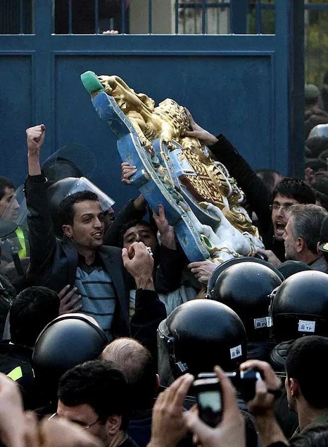 Великобритания експулсира всички ирански дипломати 