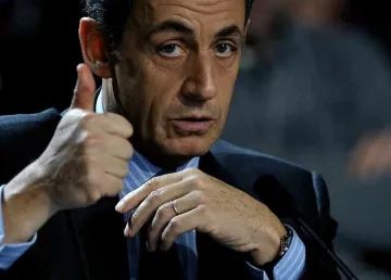 Саркози се консултира по телефона с Меркел, Рюте и Барозу