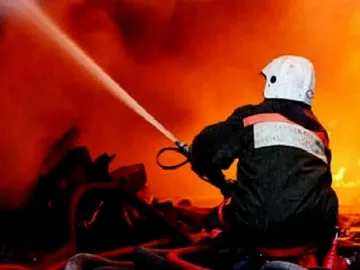 Шест големи пожара бушуват в страната