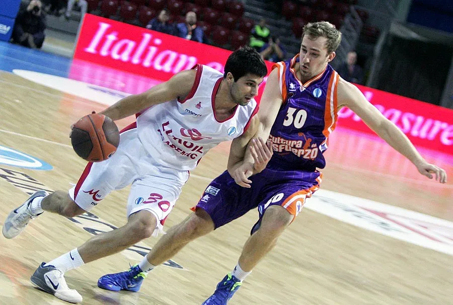  "Валенсия" съсипа "Лукойл Академик"