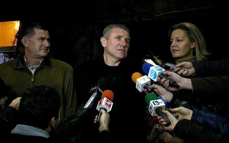 Великият Бубка на крака при премиера