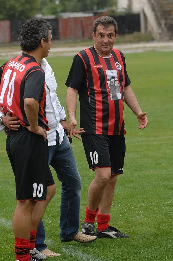 Връчват на Гигов "черен" списък