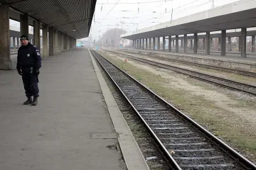 Спират 30 влака за 12 дни