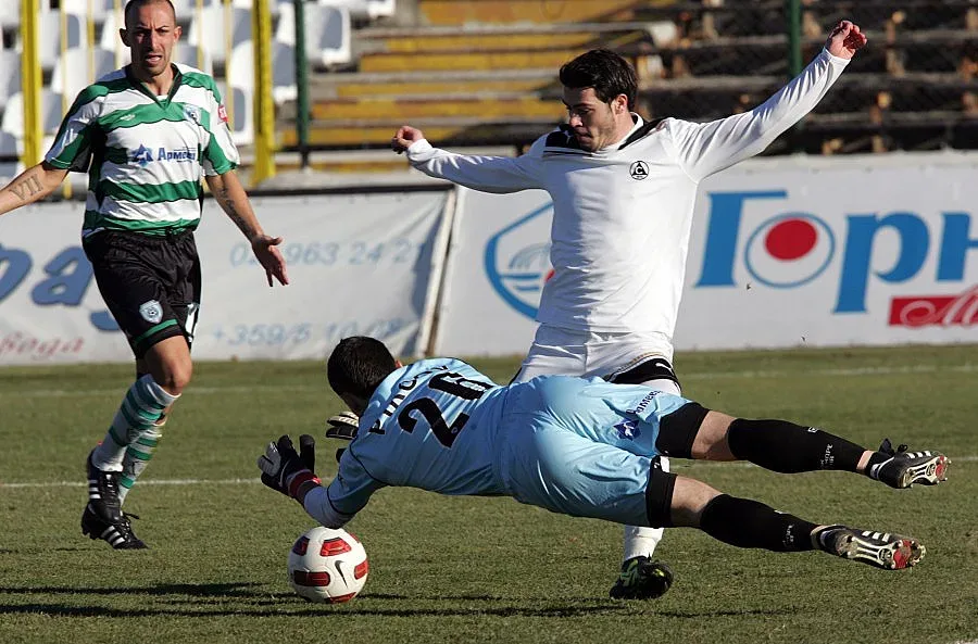  "Черно море" погна  Тасков, Венци Стефанов бесен