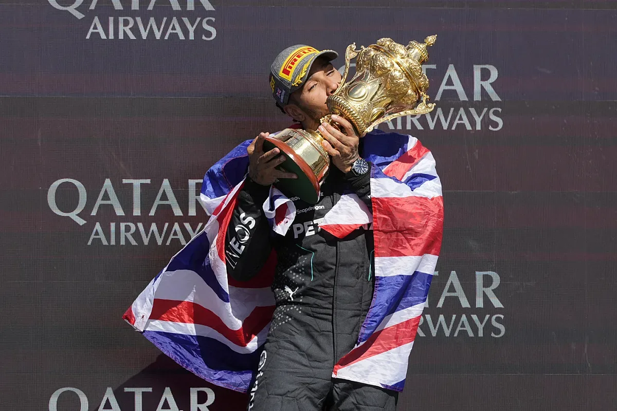 Драматична победа! Люис Хамилтън се просълзи