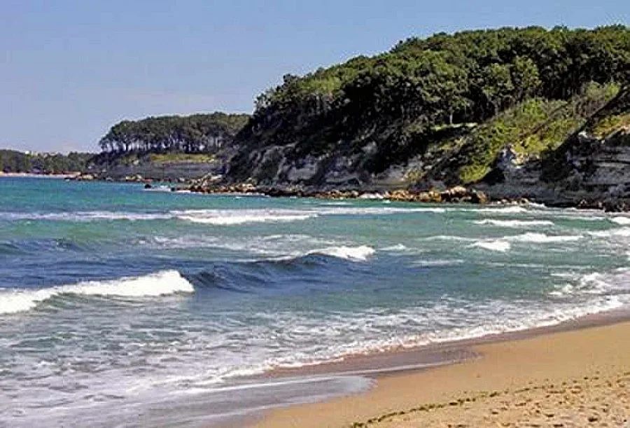 Втори ден търсят изчезнал гмуркач край Приморско