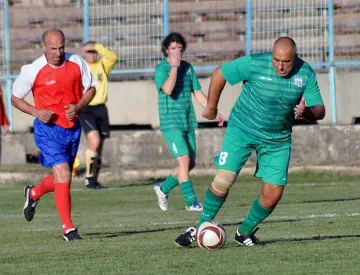 "Дейли мирър”: Българският премиер може да бие Бербатов