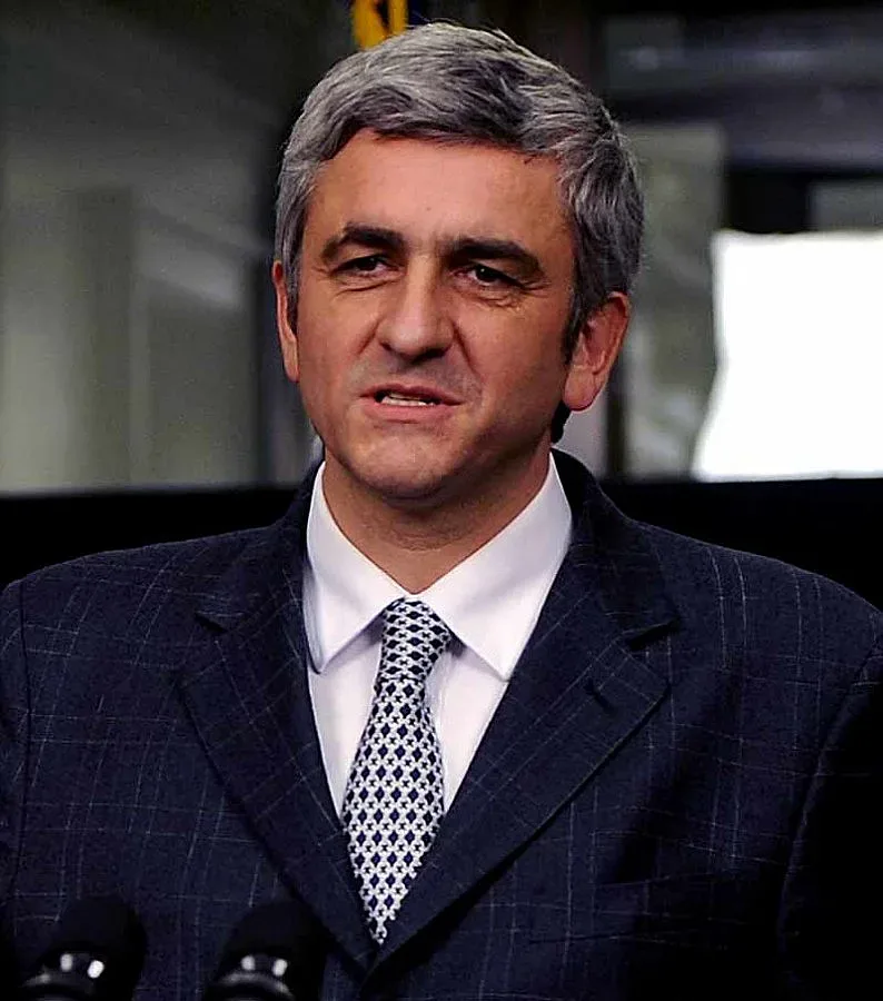 Центристът Ерве Морен се кандидатира за президент на Франция