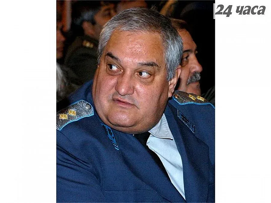 Братът на Румен Петков съди МО