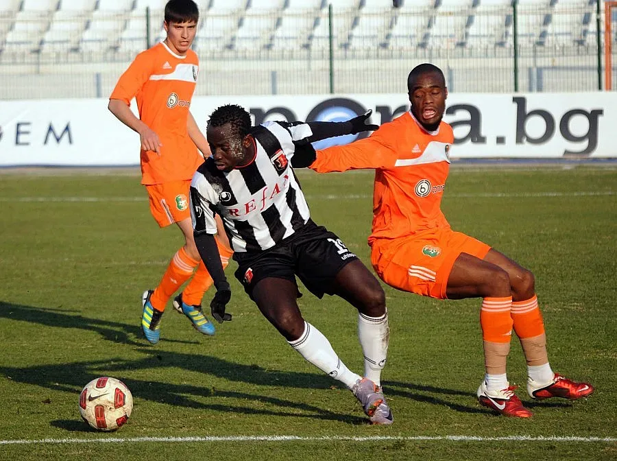 "Локо" (Пд) удари шампиона с 2:1