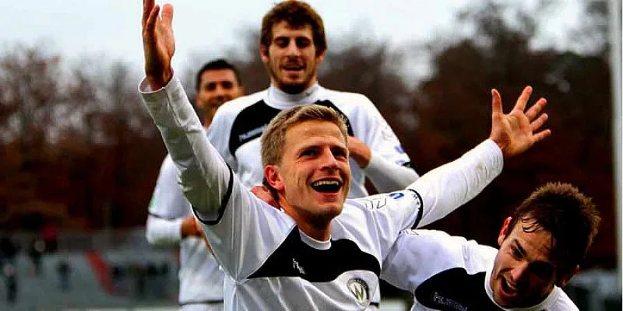 "Бургхаузен" на Донков вече шести в Германия