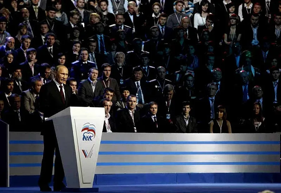 Издигнаха Путин за президент, той прие