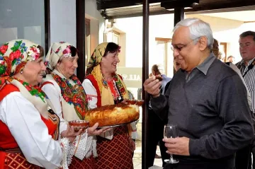 Британци си взеха Банско с червено вино