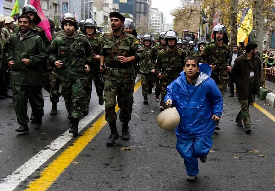 Иран заплаши да удари Турция