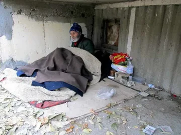 Бивш миньор живее под балкон   