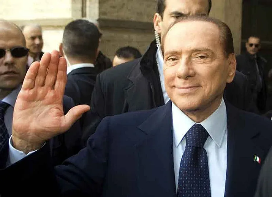 Клуни и Роналдо свидетели за Берлускони