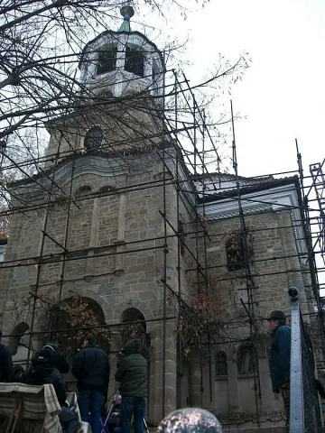 Църковни колони на Кольо Фичето предсказват земетресения